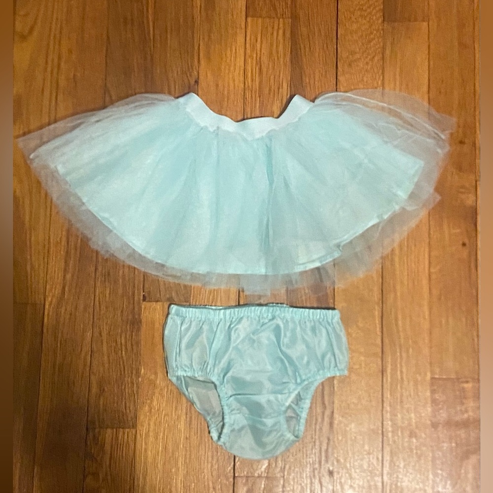 Girls lot of clothes size 12-18 months - Picture 2 of 5